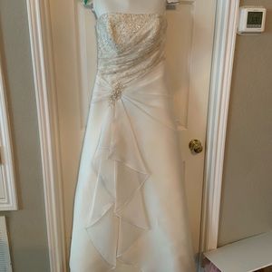 Anjolique A-Line Ivory Wedding w/ Beaded Bodice
